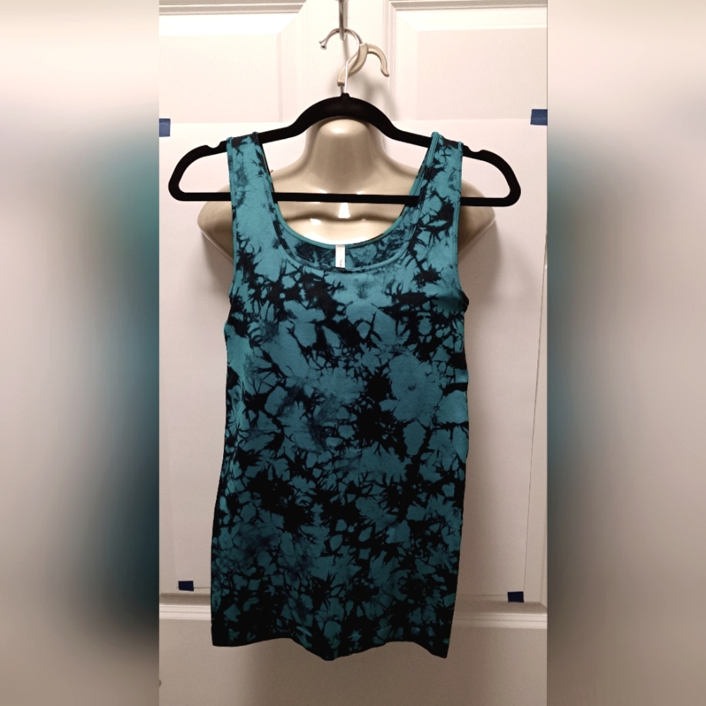 SKINNY TEES tank top LIKE NEW seamless